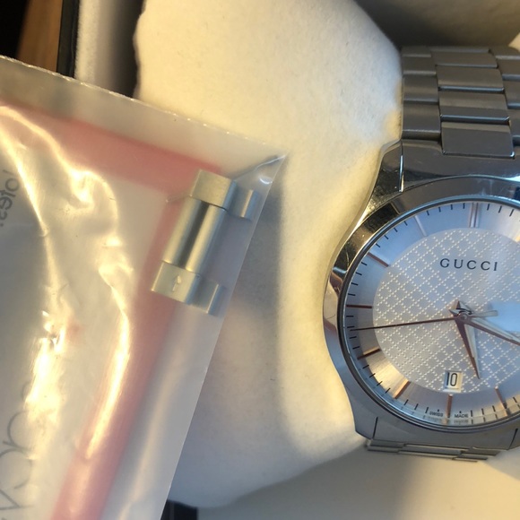 Gucci watch - Picture 2 of 4